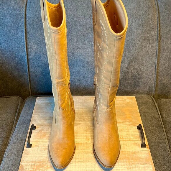 Dirty Laundry “Upwind” Western Boots – Camel (Women’s) - Picture 2 of 4